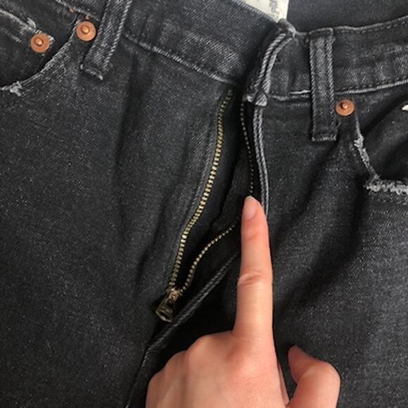 Abercrombie & Fitch ankle straight ultra high rise black distressed jeans 25/0 - Picture 7 of 7